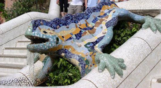 Reptil parc guell barcelona Reptil parc guell barcelona