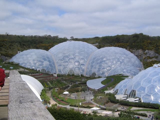 25 33 worlds top strangest buildings eden project 25 33 worlds top strangest buildings eden project