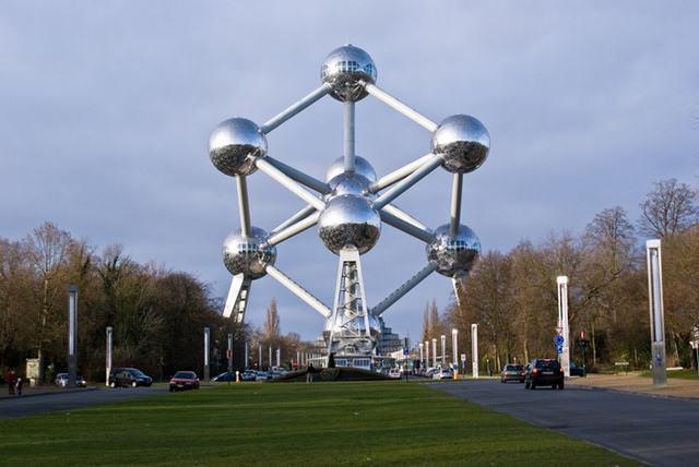7 33 worlds top strangest buildings atomium 7 33 worlds top strangest buildings atomium