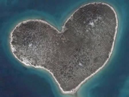 A96849 a522 14 heart shaped island