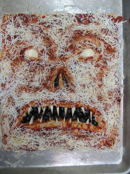 Necronomicon Pizza (5 pics)