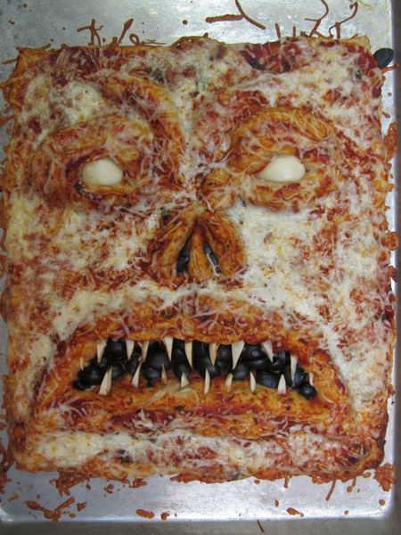 Necronomicon Pizza (5 pics)