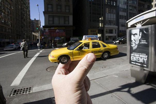 Souvenir Optical Illusions Michael Hughes 10