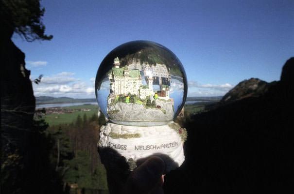 Souvenir Optical Illusions Michael Hughes 12