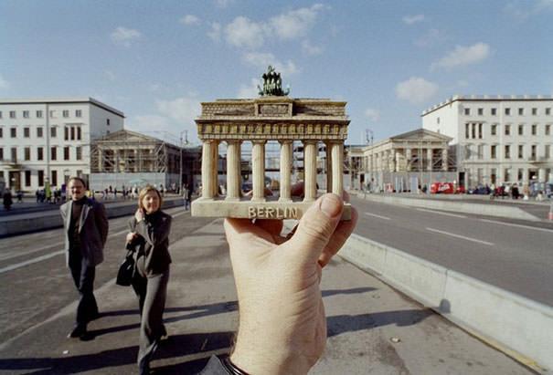 Souvenir Optical Illusions Michael Hughes 27