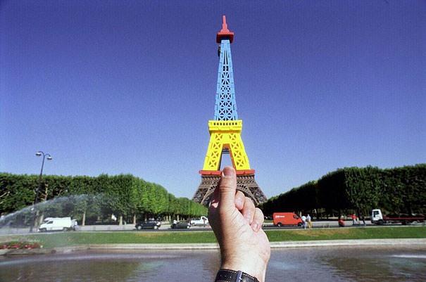 Souvenir Optical Illusions Michael Hughes 30