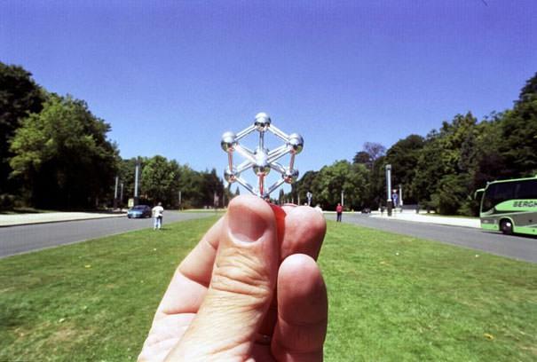 Souvenir Optical Illusions Michael Hughes 5
