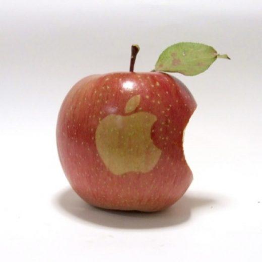 Apples With Apple Logo 01 E1350804679517