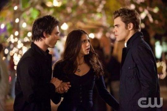 Ο δεκάλογος του θεατή TV series 3 Vampire Diaries Elena Stefan Damon 425x283