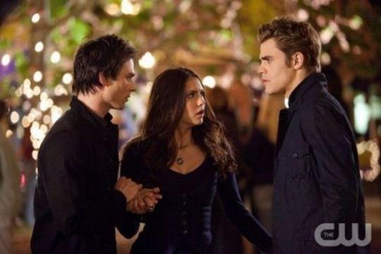 Vampire Diaries Elena Stefan Damon 425x283