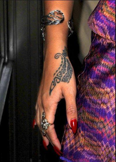 Celebrity Tattoos (75 pics) Celebrity Tattoos (75 pics)