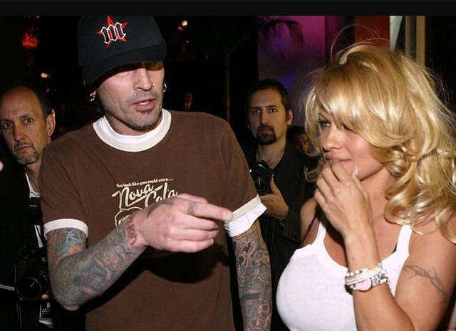 Celebrity Tattoos (75 pics) Celebrity Tattoos (75 pics)