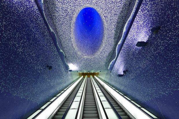 Metro 4 Ο πιο εντυπωσιακός υπόγειος σιδηροδρομικός σταθμός στην Ευρώπη